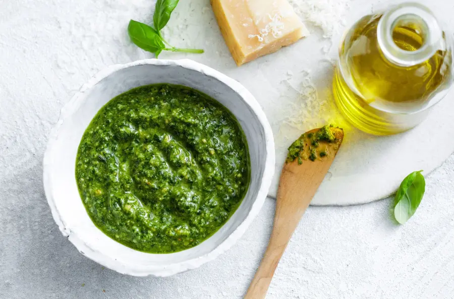 Frullatore ad immersione per fare il pesto