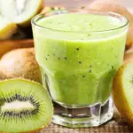Come fare un frullato con kiwi e mela